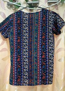 👕Vibrant Floral &amp; Paisley Print tshirt