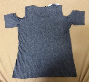 casual top.