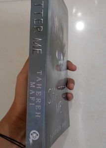 Shatter Me by Tahereh Mafi