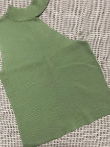Chic Green Sleeveless Mock Neck Top