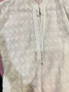 Elegant White Chikankari Kurta