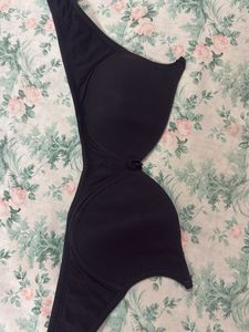 Black Strapless Bra