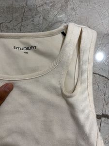 Studio Fit Cream Cut-out Side Tank Top