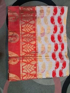 Elegant White &amp; Red Paisley Saree