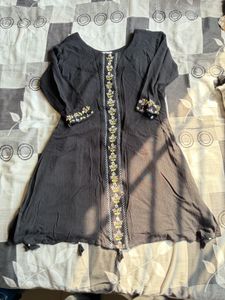 Elegant Embroidered Kurta for Women