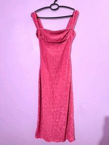 NEWME sleeveless pink bodycon dress