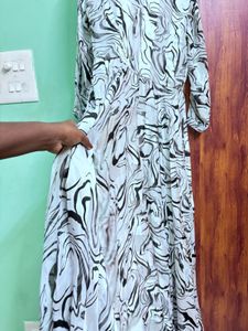 Elegant Beaded Neckline Kurta