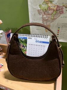 light weight shoulder/hand bag