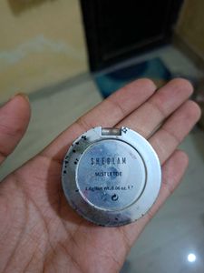Shimmering Green Eyeshadow