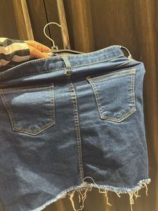 Frayed Hem Denim Mini Skirt