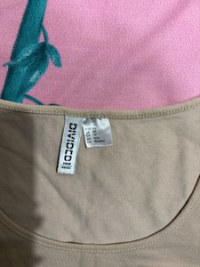 Basic Scoop Neck Crop Top