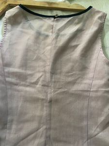 Chic Sleeveless Pink Top