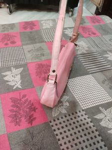 Chic Pink Croc Embossed Shoulder Bag