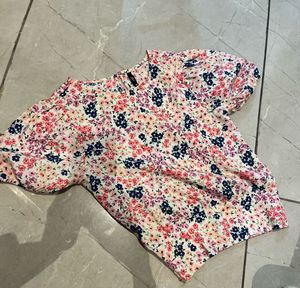 Floral Print Puff Sleeve Top