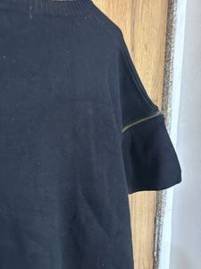 black sweat top