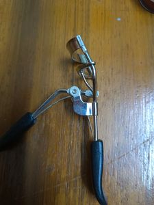 Eyelash Curler