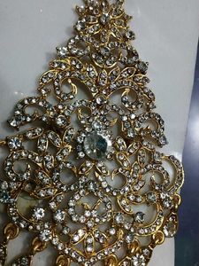 Stunning Gold Maang Tikka with Crystals
