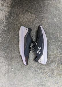 Under Armour Running Shoes 👟