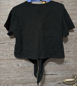 Free Vibes Tie-Front Crop Top
