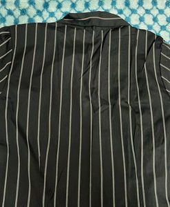 black shirt women