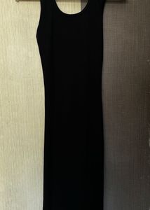 Sleek Black Sleeveless Midi Dress