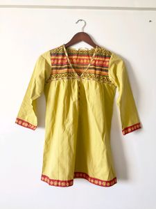 🎈NEW🎈Mustard Yellow Embroidered Short Kurti