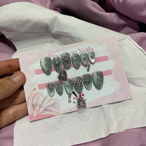 Navratri Steampunk Press-On Nails with Charms