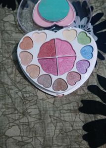 Heart-Shaped Eyeshadow Palette