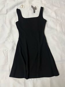 Chic Black Sleeveless Mini Dress