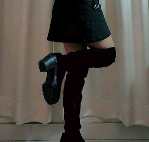 Chic Black Over-the-Knee Boots