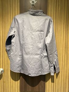 Elegant Grey Long-Sleeve Button-Up Shirt