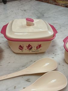 3 piece serving bowls and spatula