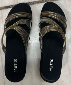 Stylish Black and Gold Flat Sandals