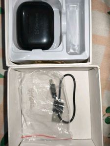 Wireless Earbuds with Charging Case