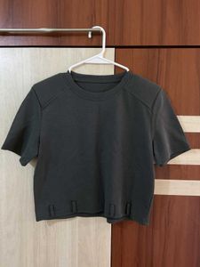 Stylish Cropped T-Shirt