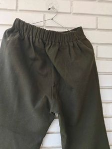 2 Women's Black Wide-Leg Cropped Pants