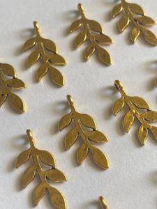 🍂 leaf Finding, Jewellery Component -Gold(10nos)