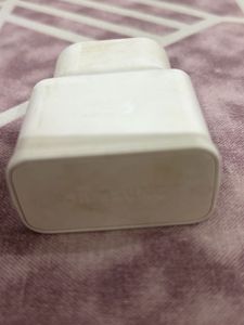 Samsung Adaptive Fast Charging travel adapter