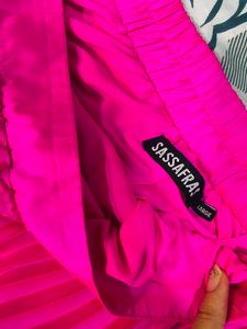 Sassfaras Hot Pink Skirt🩷 (Full Length) (Size -Large)