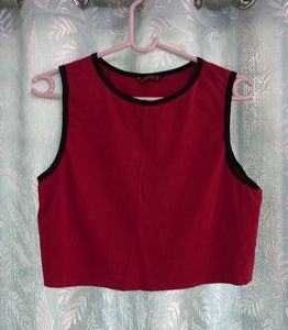 Red Sleeveless Cropped Top