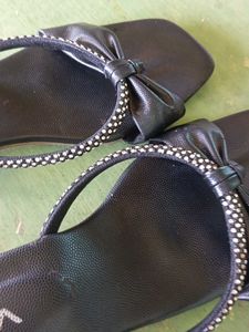 Black Bow Flats
