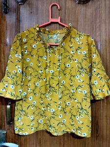 Floral Bell Sleeve Top🍋