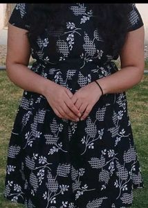 Chic black midi dress
