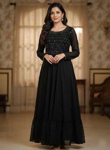 💗Elegant Black Embroidered Anarkali Gown