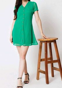 Elegant Green Button-Up Dress