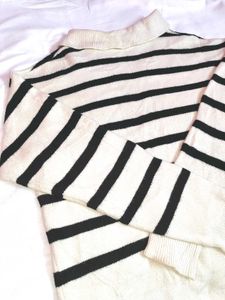 Off White And Black Cardigan 💫