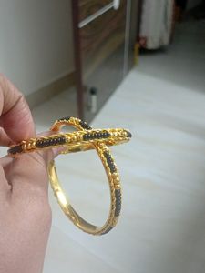 Black Beads Bangles
