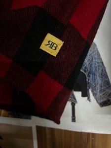 checks red sweat shirt