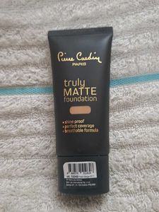 Pierre Cardin Truly Matte Foundation