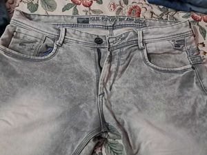 Grey Acid Wash Denim Jeans ✨️✨️